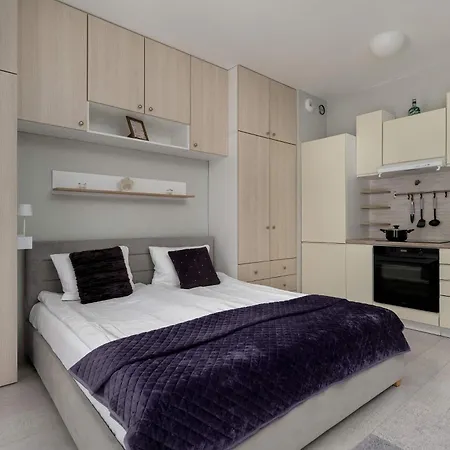 Charming With Balcony In Wroclaw's Nadodrze By Renters *