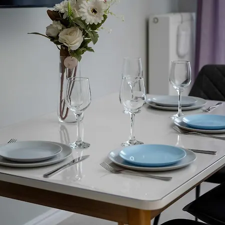 Charming With Balcony In Wroclaw's Nadodrze By Renters Appartement *