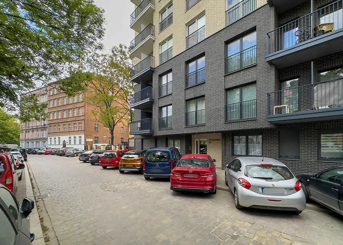 Charming With Balcony In Wroclaw's Nadodrze By Renters Apartamento