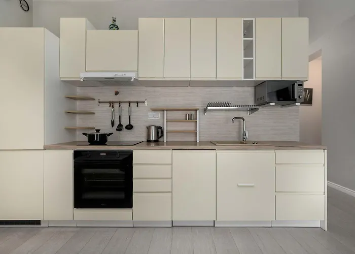 Apartamento Charming With Balcony In Wroclaw's Nadodrze By Renters Breslavia