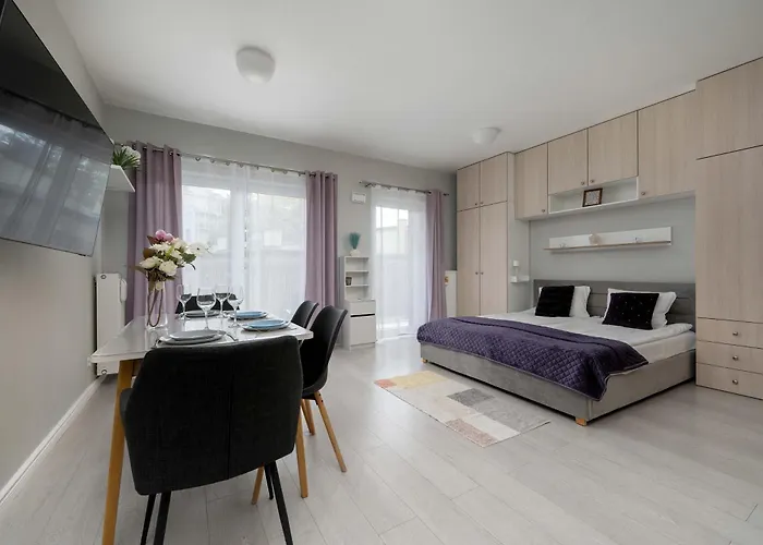 Apartamento Charming With Balcony In Wroclaw's Nadodrze By Renters