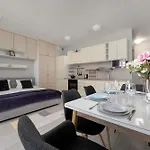 Charming With Balcony In Wroclaw's Nadodrze By Renters Apartment Breslau