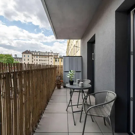 Lejlighed Charming With Balcony In Wroclaw's Nadodrze By Renters