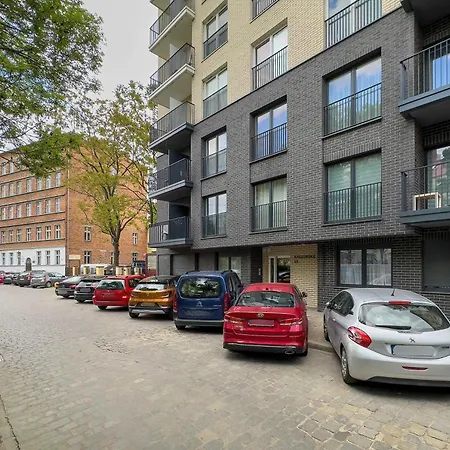Charming With Balcony In Wroclaw's Nadodrze By Renters Apartment