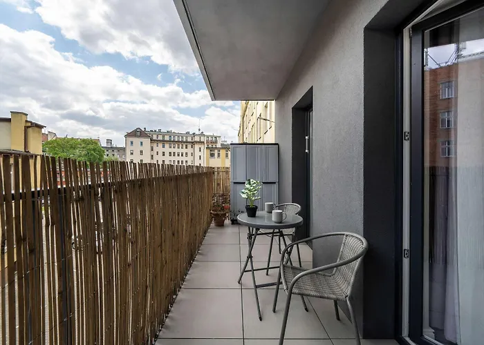 Apartamento Charming With Balcony In Wroclaw's Nadodrze By Renters