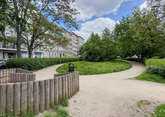 Charming With Balcony In Wroclaw's Nadodrze By Renters Apartamento *